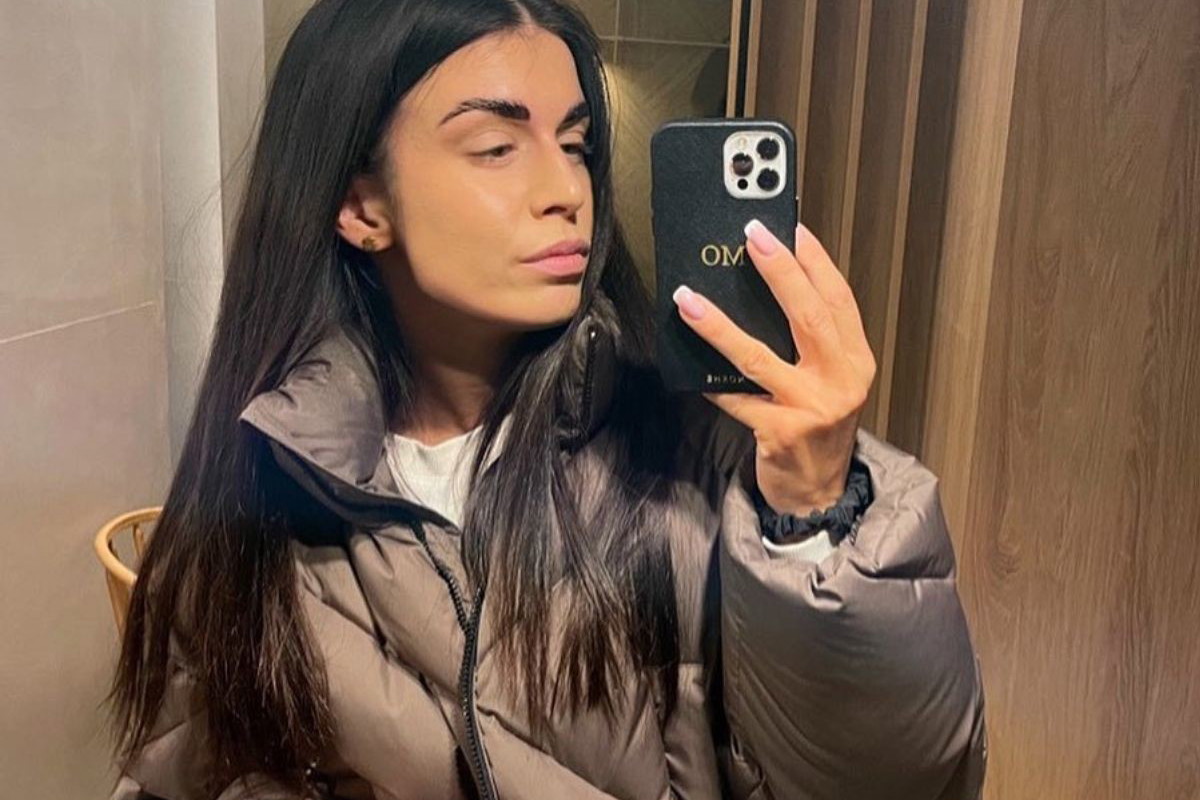 Magdalena Stępień w kurtce puchowej