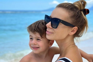 Izabela Janachowska z synem na wakacjach