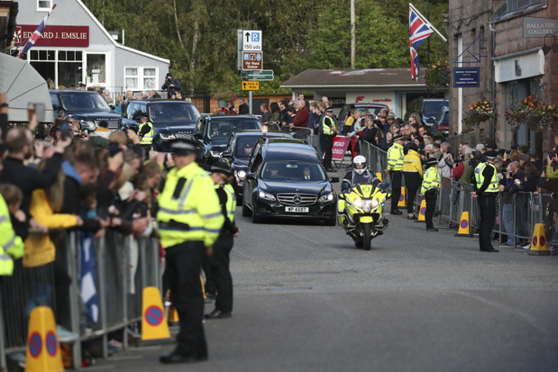 Trumna z cia?em królowej wyruszy?a z Balmoral do Edynburga