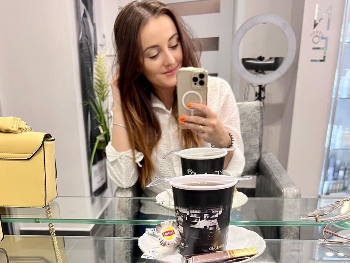 Ania Bardowska w salonie fryzjerskim