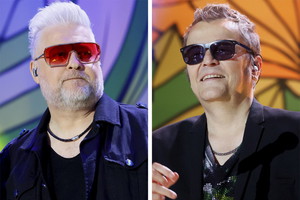 Artur Gadowski z córką, Robert Gawliński z synami na koncercie Fundacji Polsat