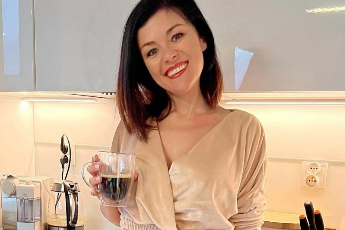 Katarzyna Cichopek w beżowym dresie