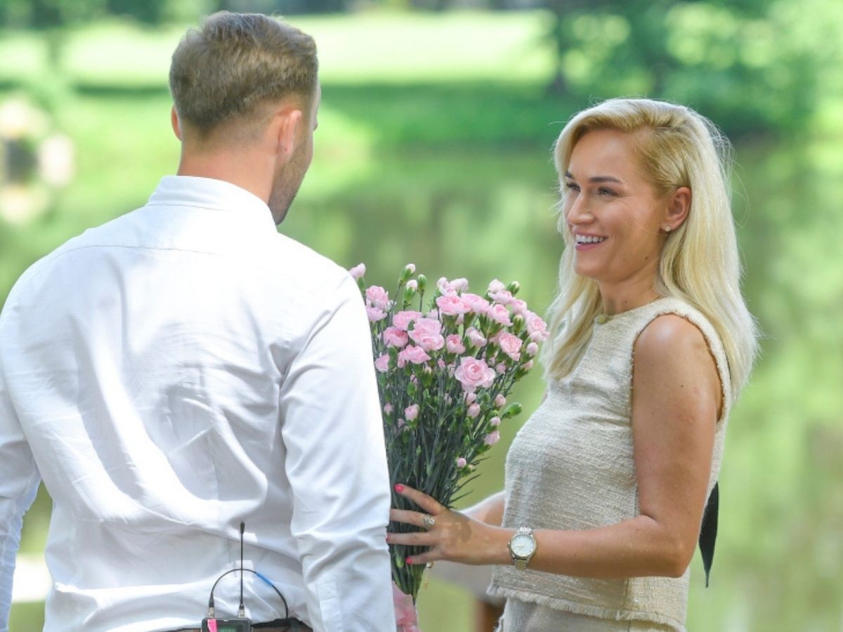 Rolnik szuka żony: Kamila dostała kwiaty od kandydata