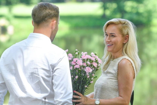 Rolnik szuka żony: Kamila dostała kwiaty od kandydata