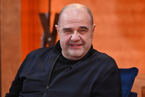 Cezary Żak w ciemnej koszuli