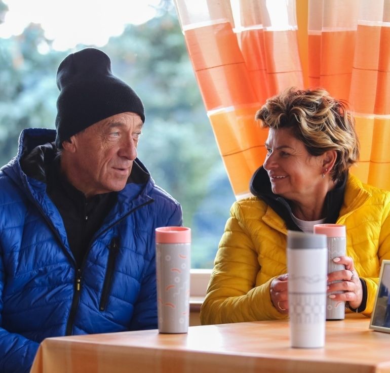 Sanatorium miłości: Zbyszek w niebieskiej kurtce, Janina w żółtej kurtce
