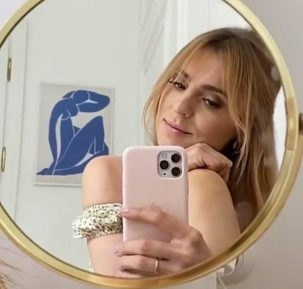 Fryzury lato 2020. Kasia Tusk postawiła na najmodniejszą grzywkę wakacji - to "curtain bangs"