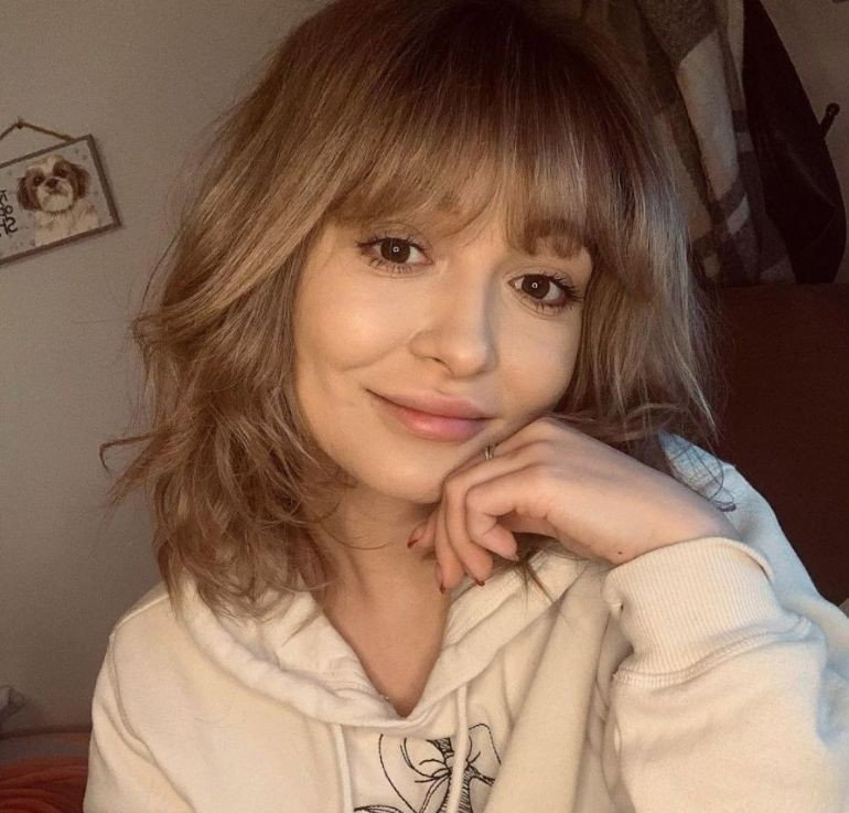Martyna z Rolnik szuka żony w beżowej bluzie