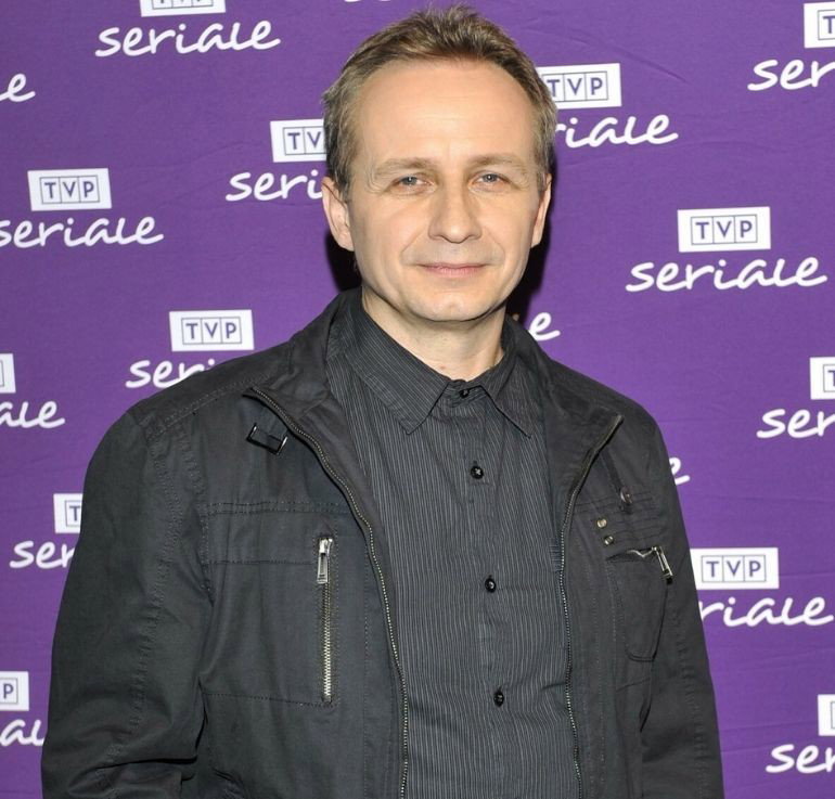 Tomasz Brzeziński w ciemnej koszuli