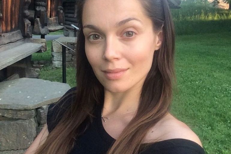 Paulina Papierska w czarnej koszulce