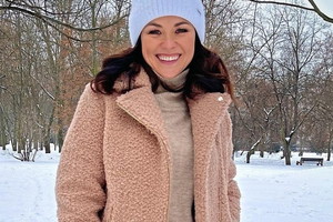 Katarzyna Cichopek w beżowym futerku