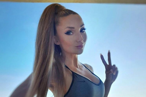 Cleo w sportowym topie