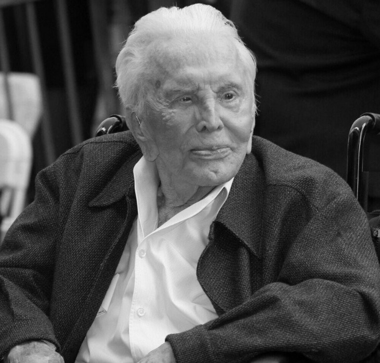 Kirk Douglas czarno białe zdjęcie