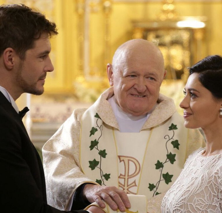 Adriana Kalska i Mikołaj Roznerski na planie M jak miłość