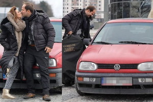 Sławomir pochwalił się starym Golfem 3, ale na co dzień jeżdzi znacznie droższym autem!