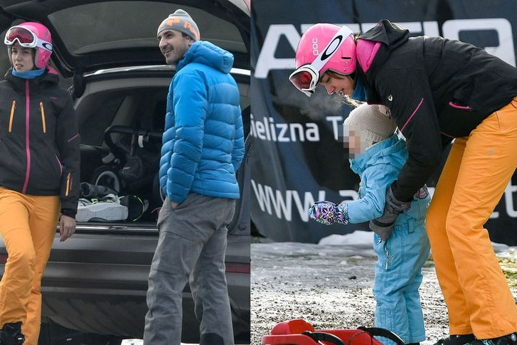 Paulina Krupińska i Sebastian Karpiel-Bułecka z córką w górach