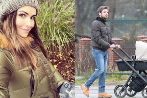 Kamil Kula, mąż Marty Żmudy Trzebiatowskiej z synem na spacerze
