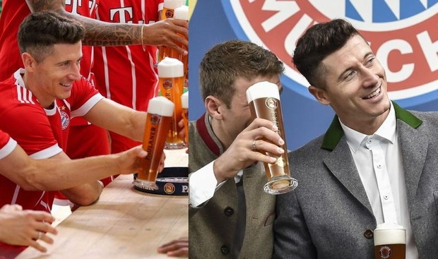 Robert Lewandowski pozuje z piwem