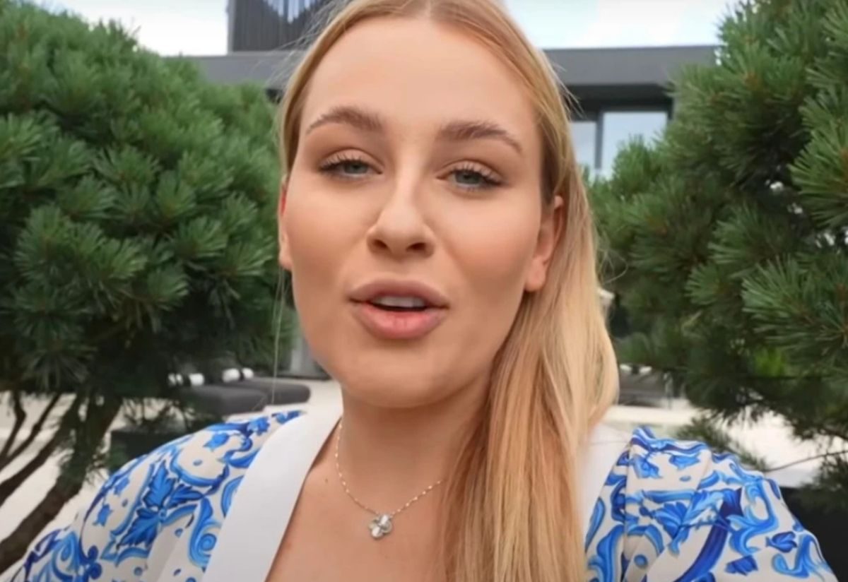 Andziaks pokazała nowe zdjęcie i rozpętała się burza. Fani zwrócili uwagę na jeden szczegół fot. YouTube/Andziaks