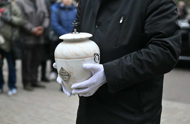 Pogrzeb Elżbiety Zającówny. Żegnały ją gwiazdy i tłumy