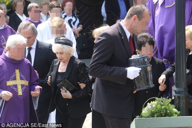 EN_01214974_0005
