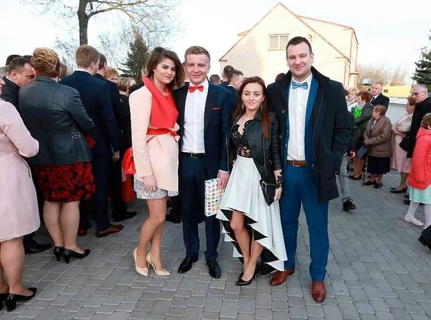 rafal-kowal-i-oliwia-piorkowska-na-slubie-agnieszki-i-roberta-347921-1X700-3137242