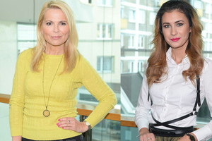 Anna Jurksztowicz i Ewa Mielnicka w stylizacjach z motywem moro