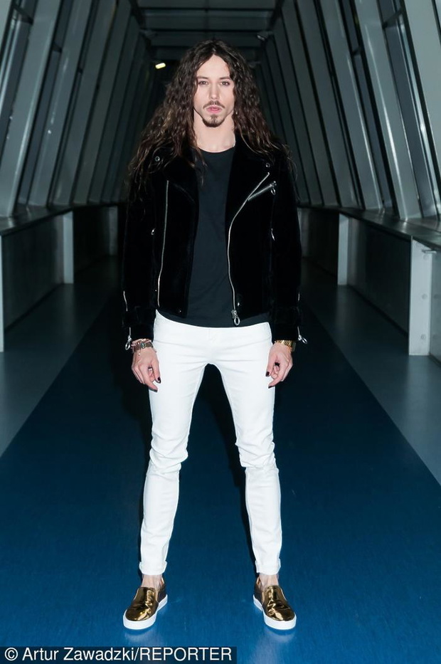 michal-szpak-w-swiat-sie-kreci-340030-1X700-d91b49b