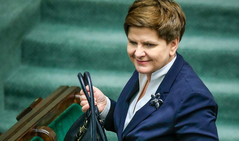 Beata Szydło nosi torebkę za prawie 800 złotych