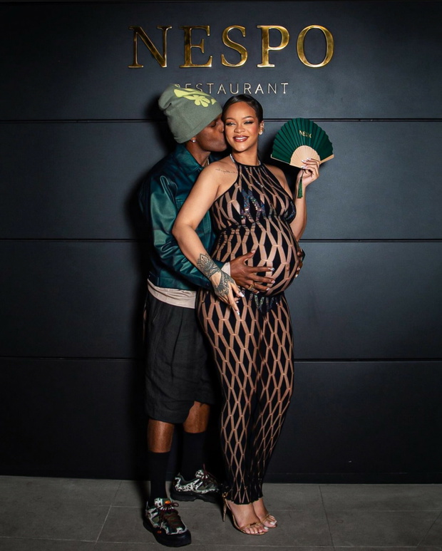 Rihanna na backstage'u koncertu Asap Rocky'ego
