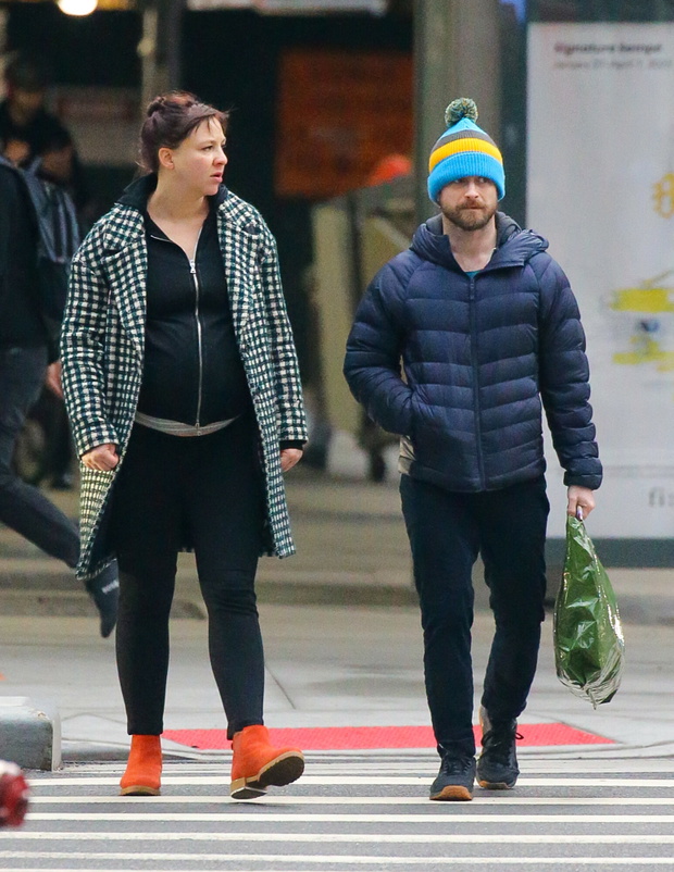 Daniel Radcliffe z ci??arn? partnerk?