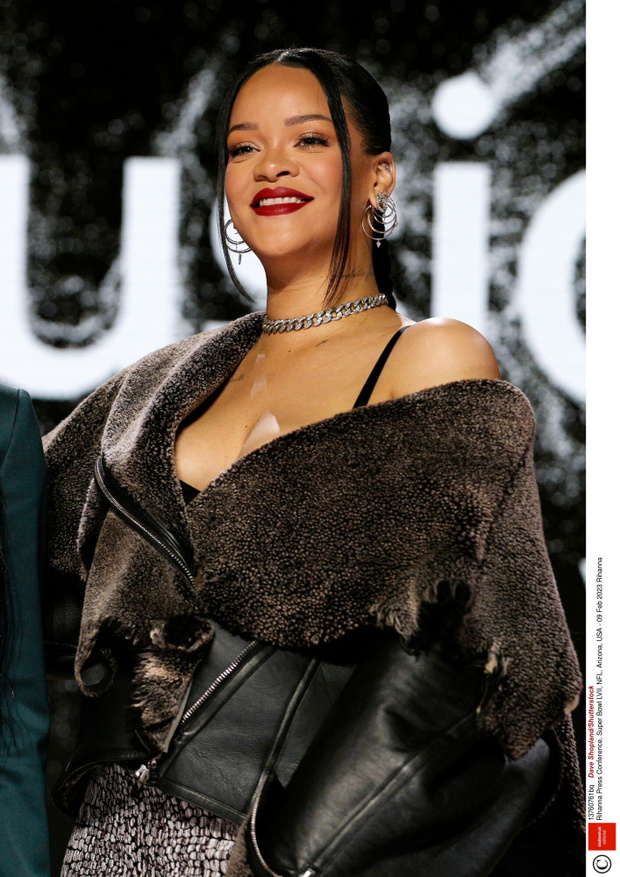 Rihanna na konferencji przed Super Bowl