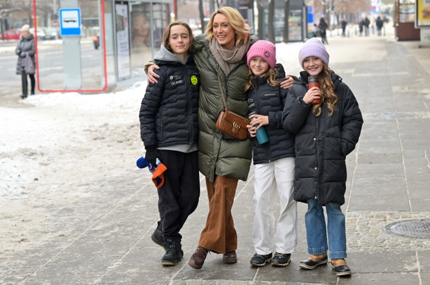 2022.12.18 WarszawaAnna Kalczynska z dziecmiFOT WIN/AF EOS