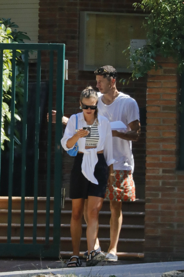 Robert i Anna Lewandowscy aklimatyzuj? si? w Barcelonie