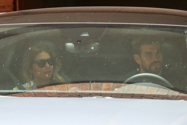 Gerard Pique z now? dziewczyn? w samochodzie