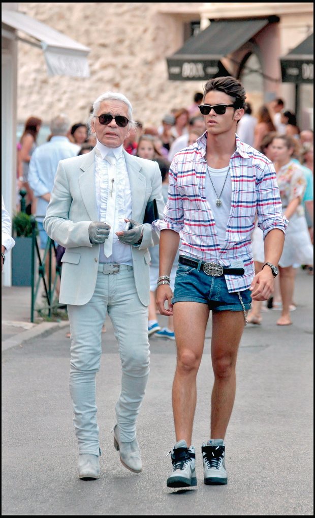 KARL LAGERFELD ET SES AMIS A SAINT TROPEZ