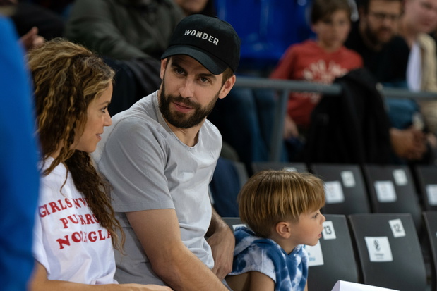 Shakira i Gerard Pique z synami na meczu koszykówki
