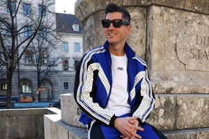 Robert Lewandowski w drogim dresie