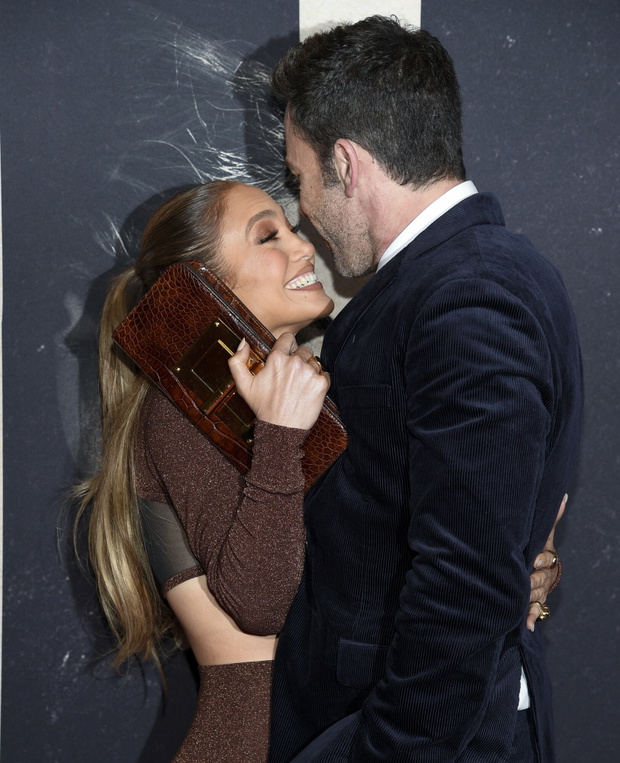 Ben Affleck eskortuje Jennifer Lopez