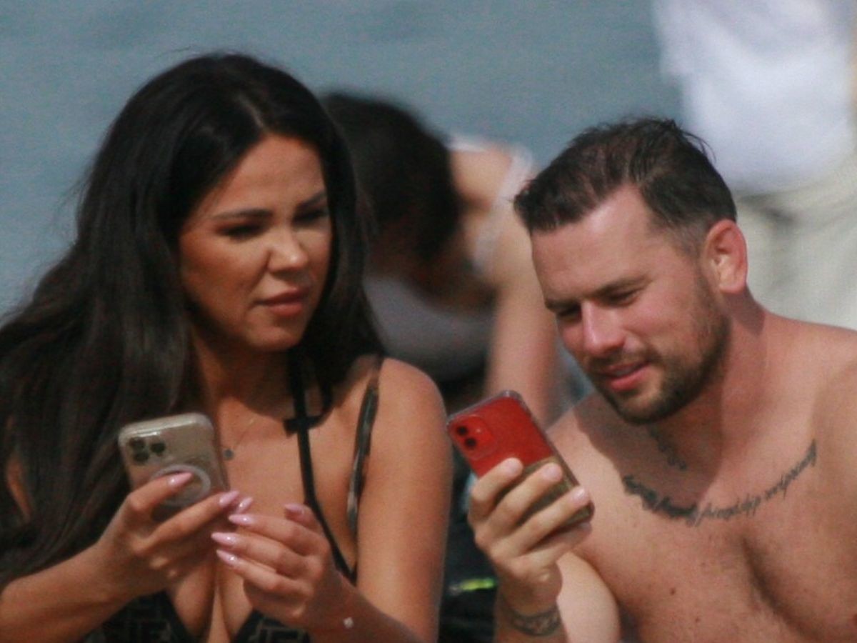 Sylwia Bomba na plaży z Grzegorzem Collinsem 