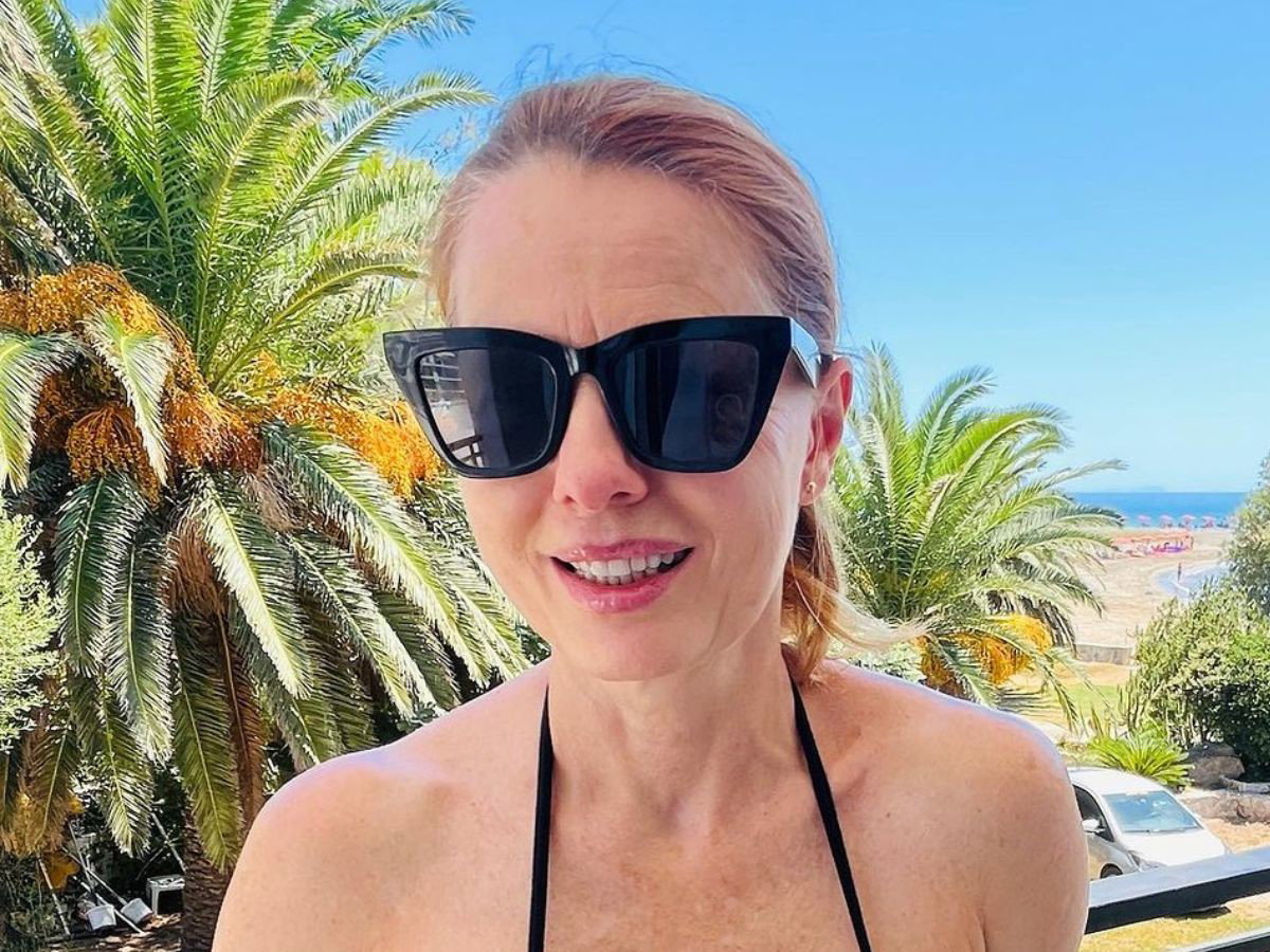 Ewa Skibinska w bikini 00