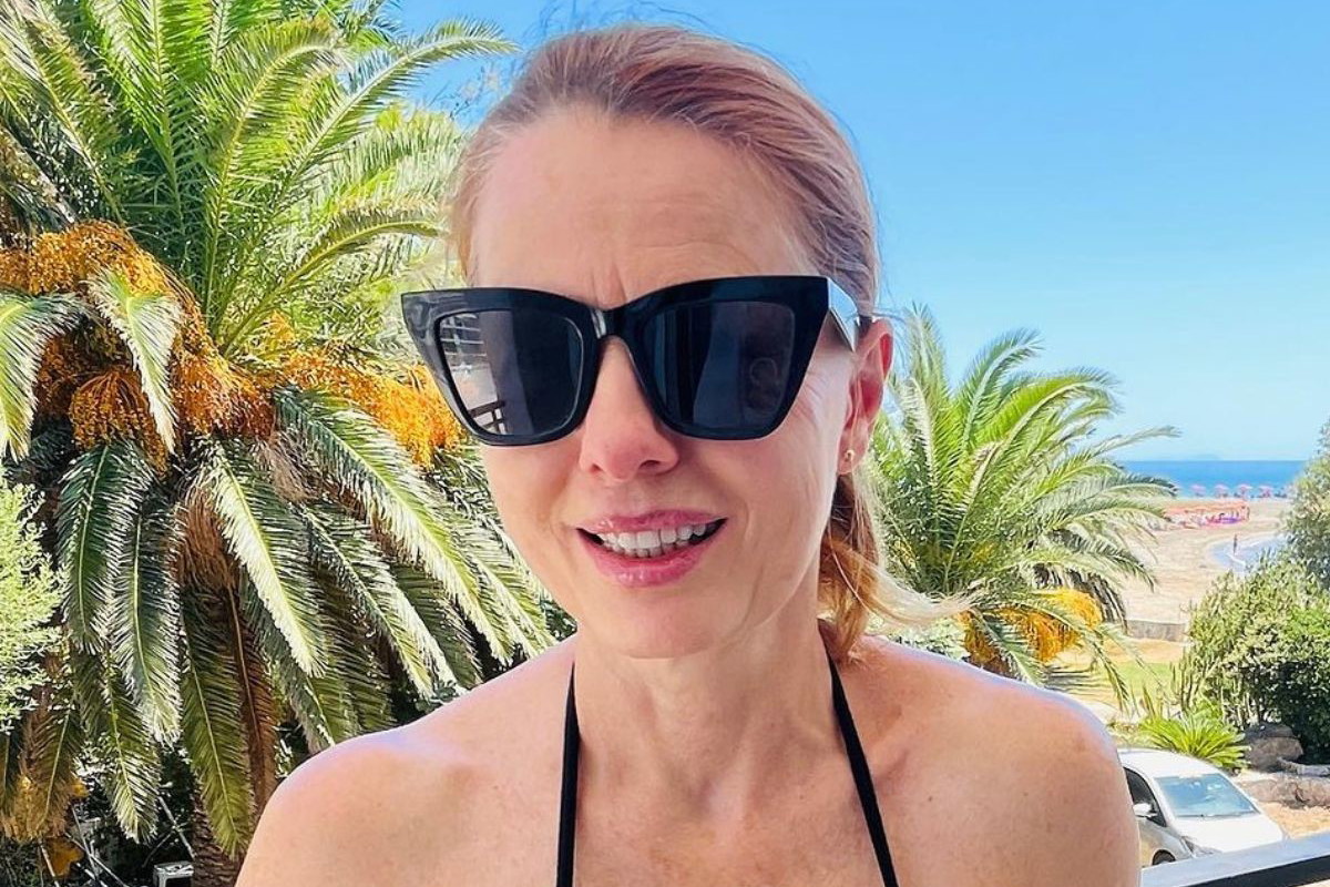 Ewa Skibinska w bikini 00