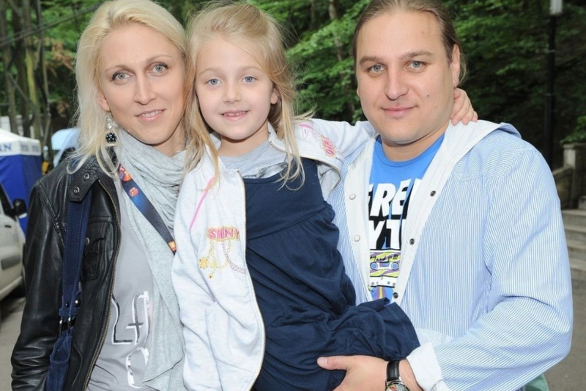 Paweł Golec z żoną i córką