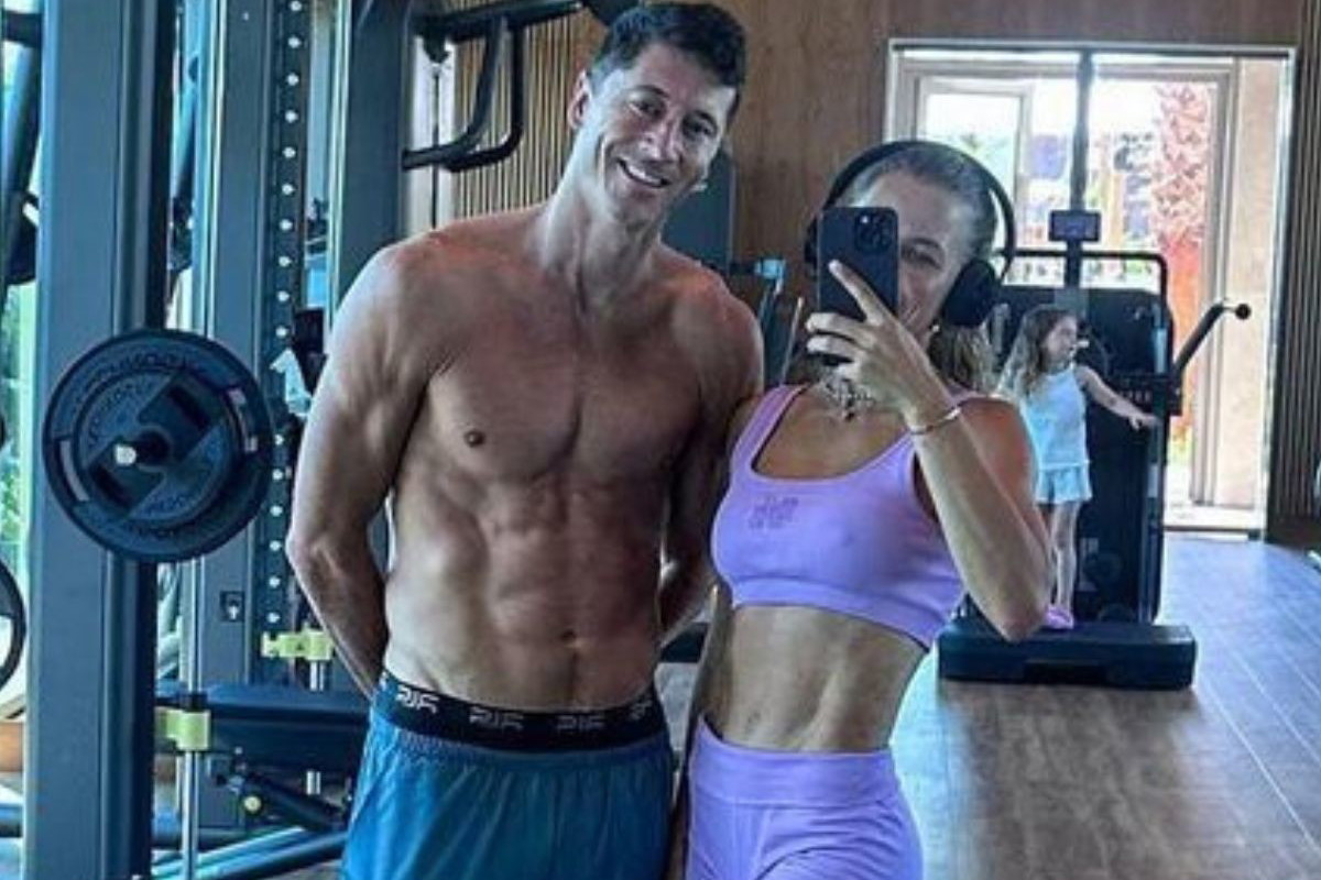 Robert Lewandowski w ogniu krytyki za zdjęcie z siłowni z żoną