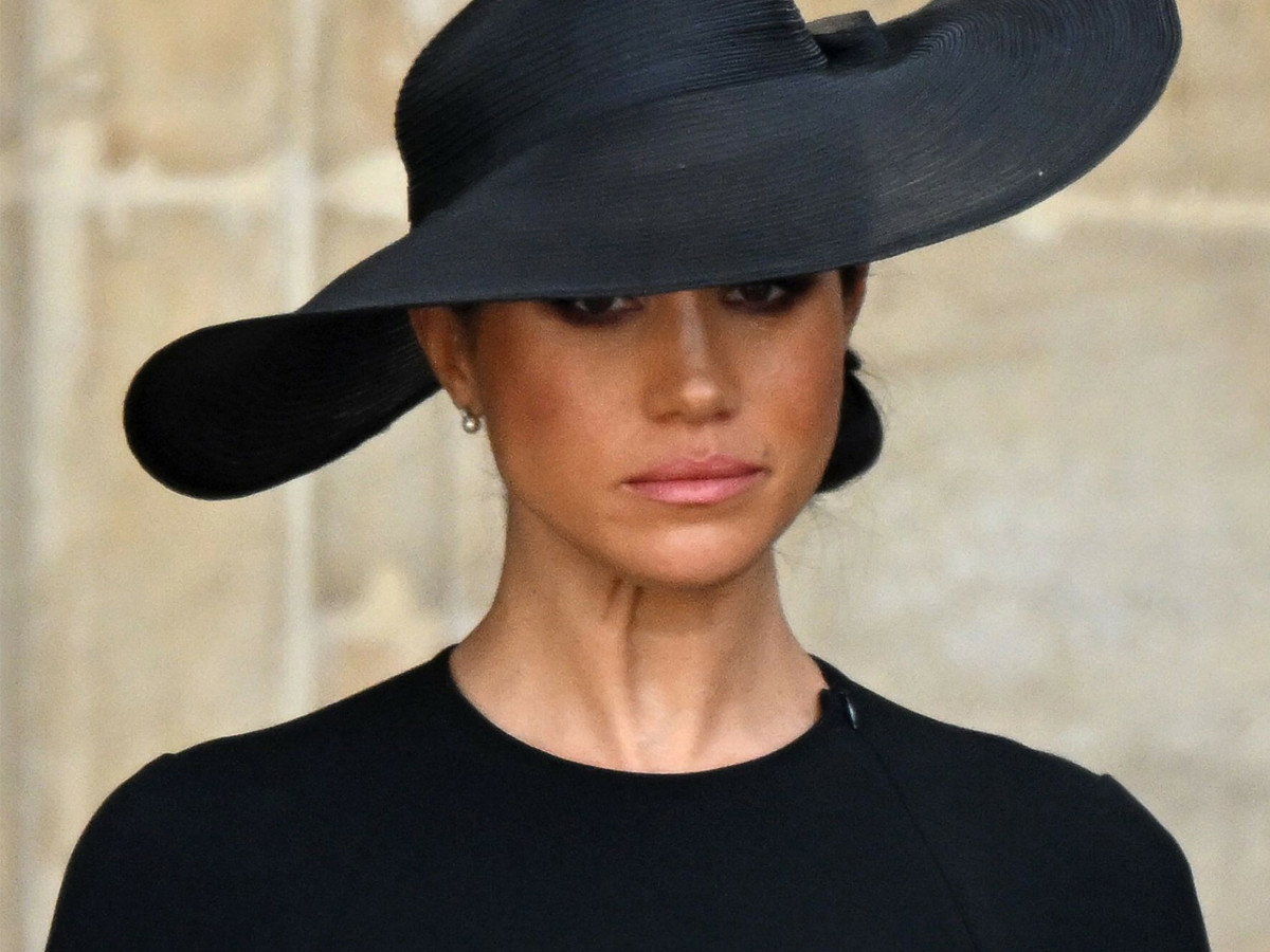Meghan Markle i książę Harry wbili szpilę rodzinie królewskiej