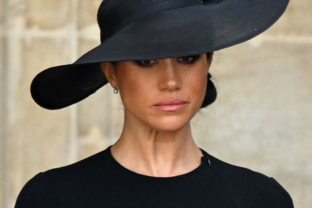 Meghan Markle i książę Harry wbili szpilę rodzinie królewskiej