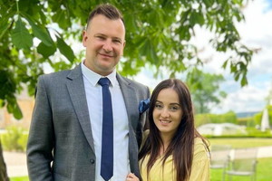 Anna Bardowska z Rolnik szuka żony w sukience Mrs Drama