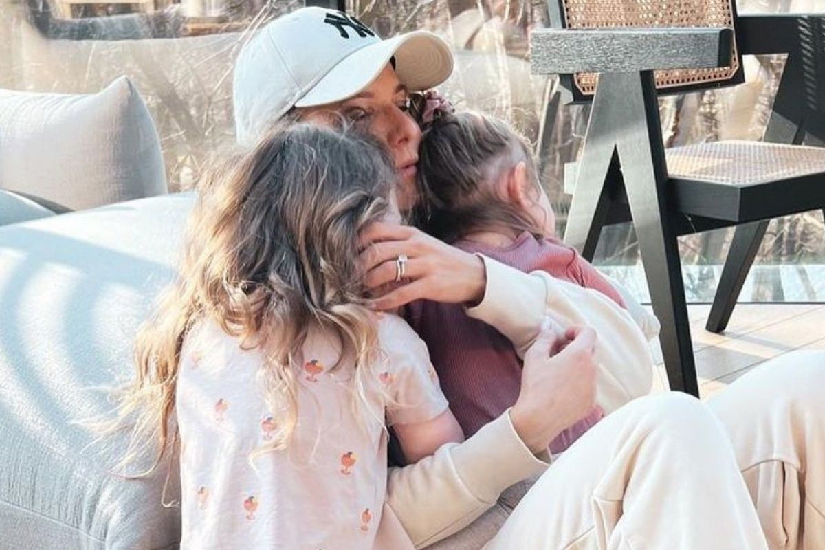 Anna Lewandowska pozuje z córkami