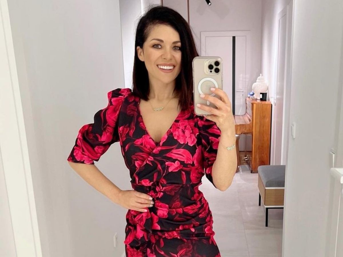 Katarzyna Cichopek w sukience w kwiaty