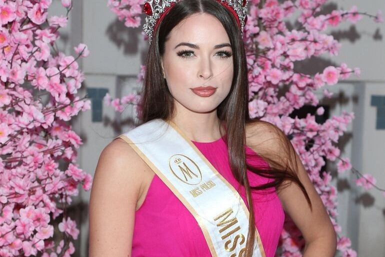 Olga Buława, Miss Polski 2018 w różowej sukience